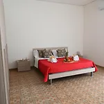 Le Corti Bed & Breakfast *