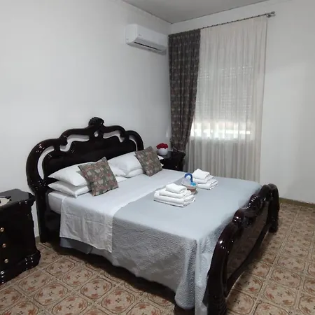 Oda ve Kahvaltı Le Corti *